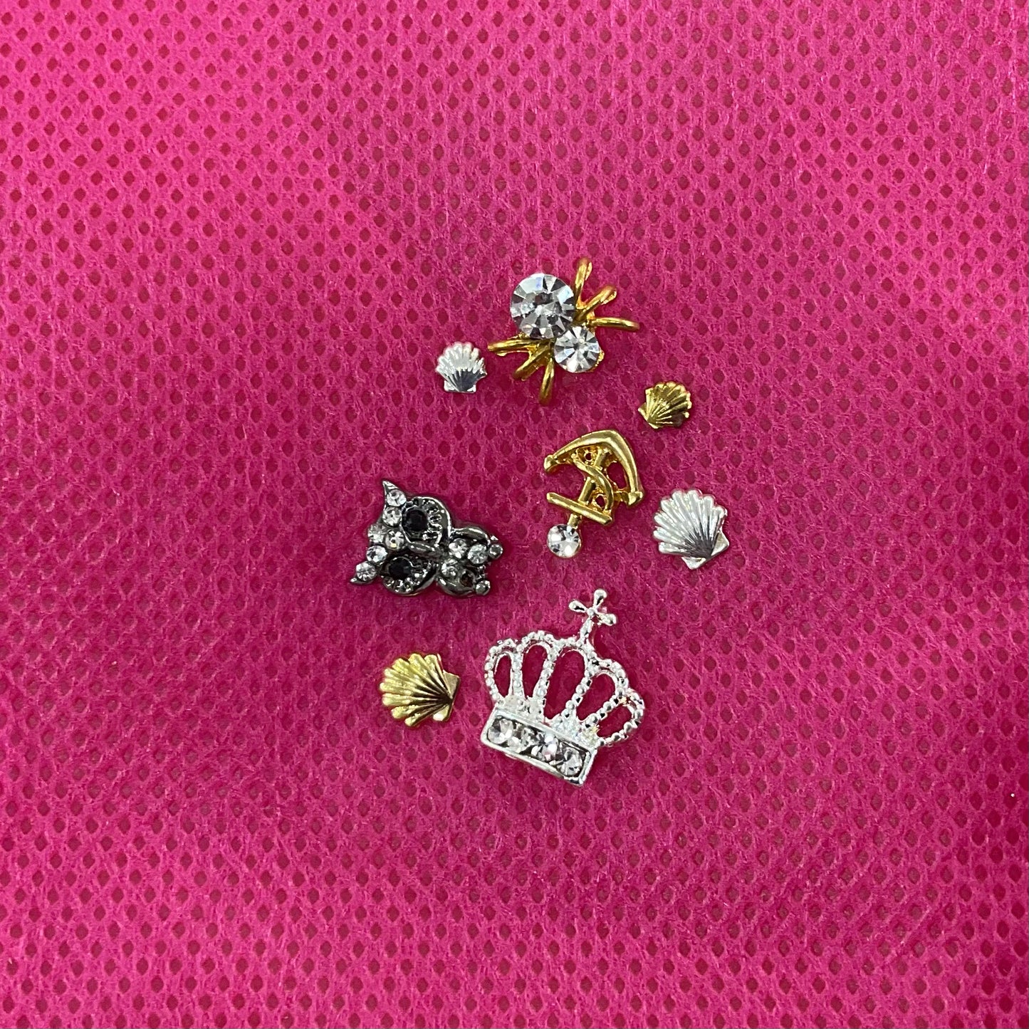 A Mix of Gems Spider, Anchor, Shells, Owls, Crown Nail Charm Nail Supplies for Women Acrylic Nail Art Decoration (16pcs/1pack)