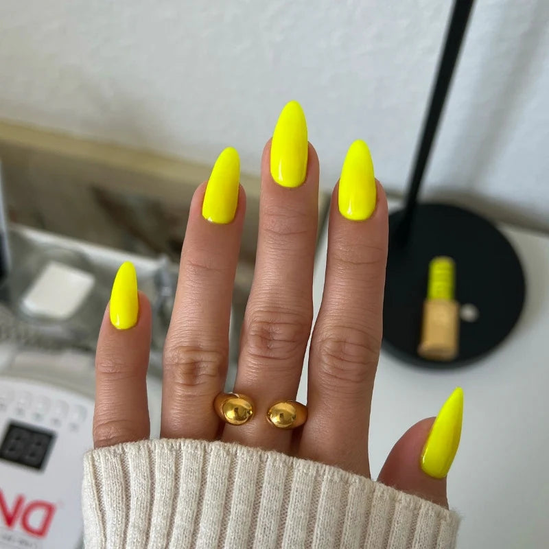 TENNIS BALL DIVA #189