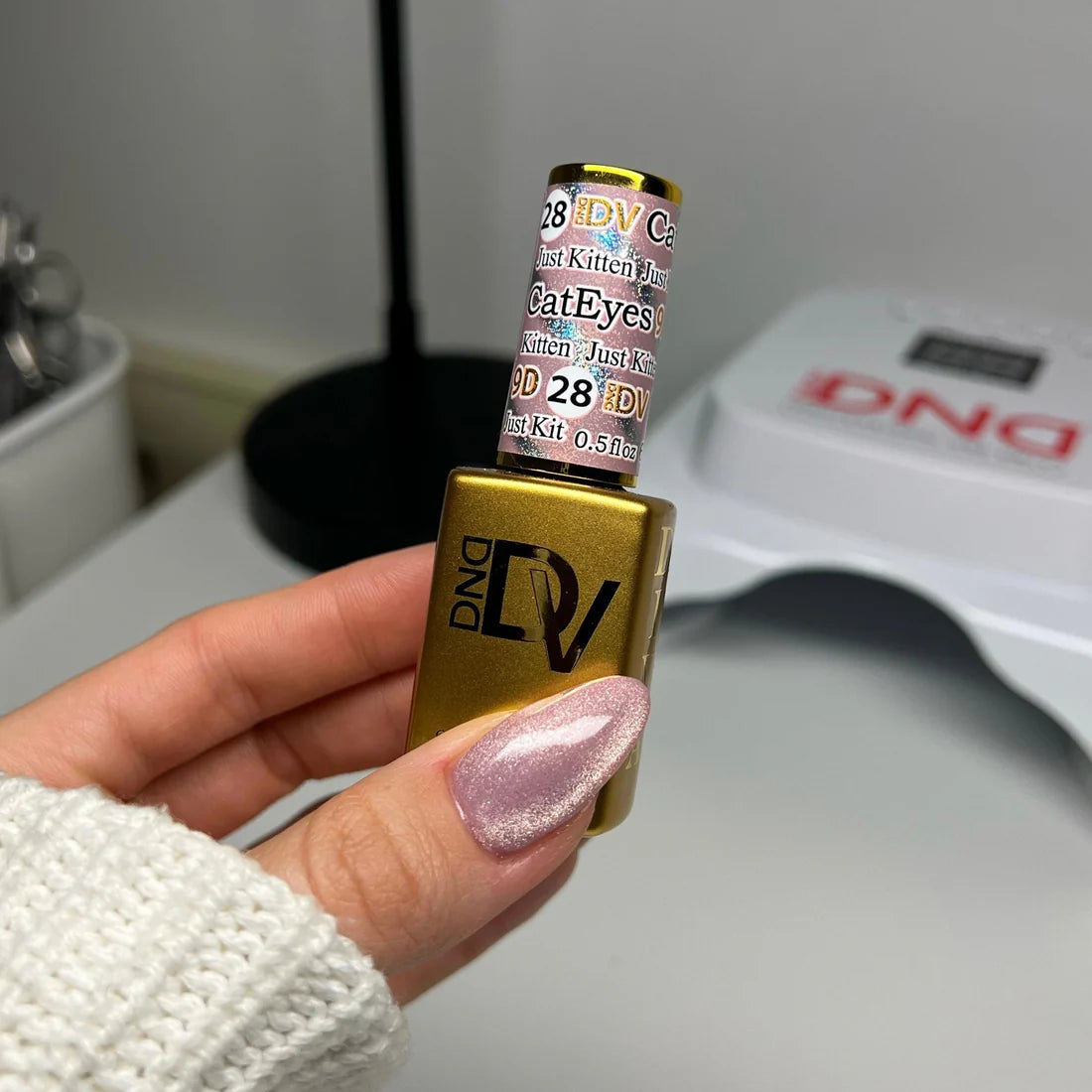 DIVA 9D CAT EYE DAYDREAM #28 - JUST KITTEN