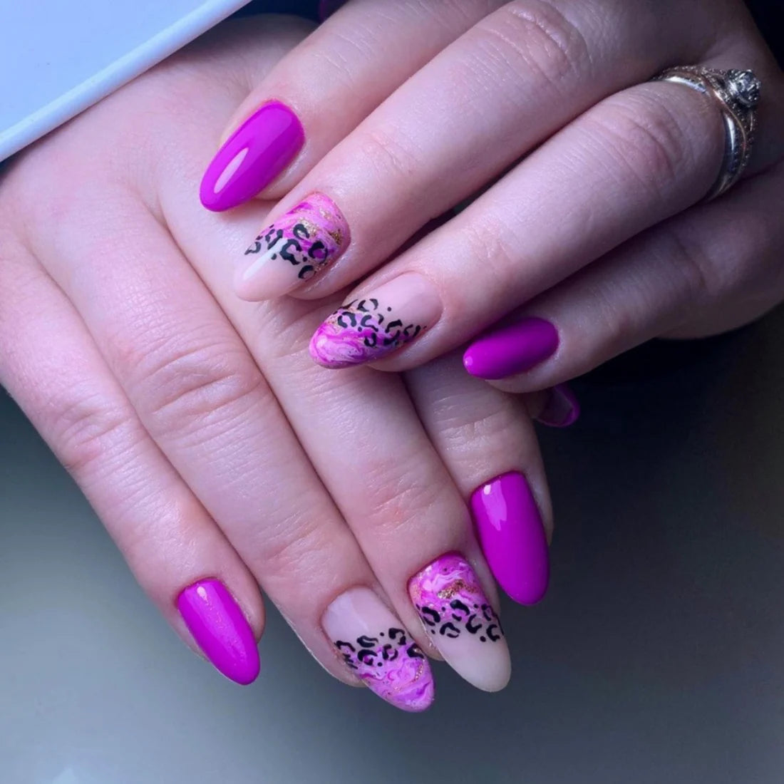 DND-INDIGO GLOW #660