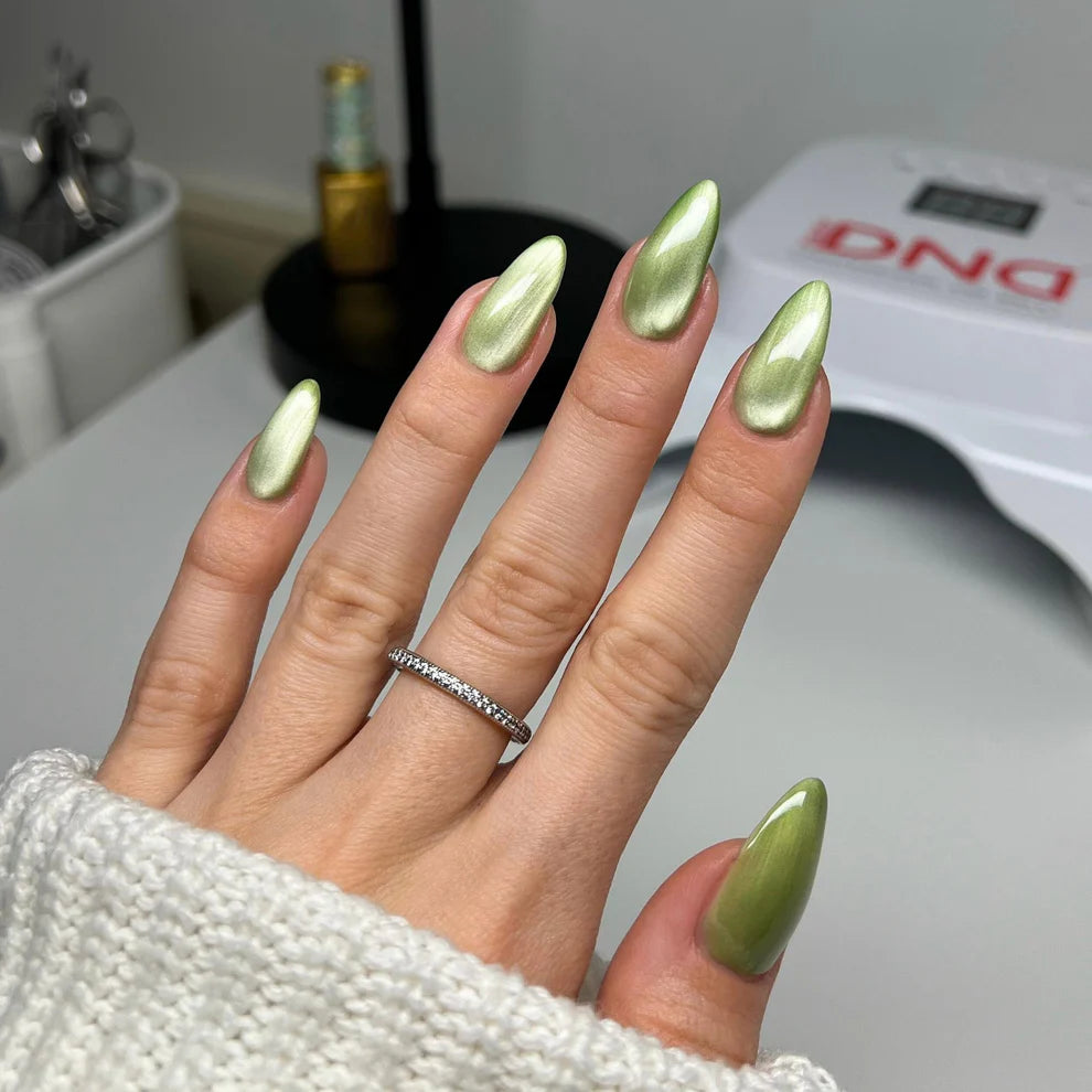 DIVA 9D CAT EYE GLASSBALL #12 - LEAFY PROWL