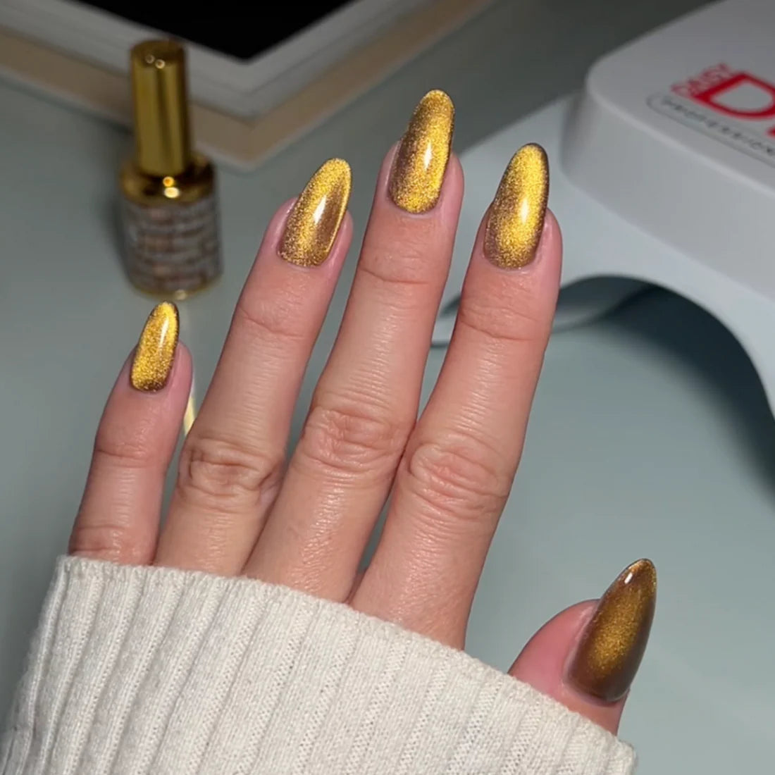 Dc 9D CAT EYE SMOOTHIE #10 - EMBER ENCHANTRESS