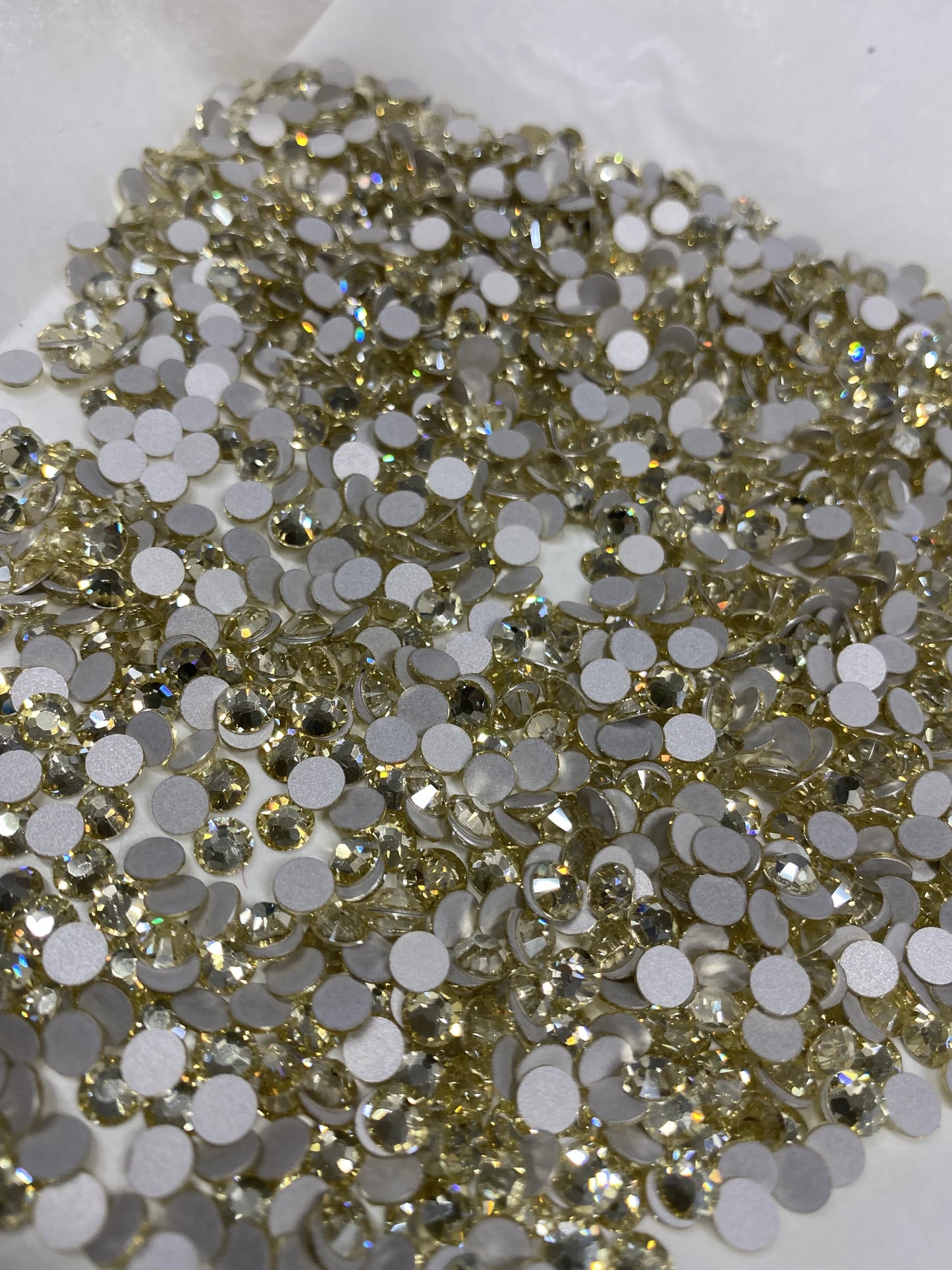 Diamond CRYSTAL Light Yellow Size 6 of 1440pcs