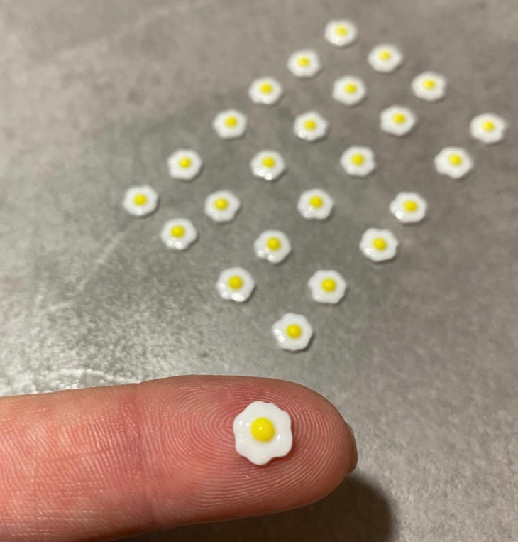 Miniature fried eggs