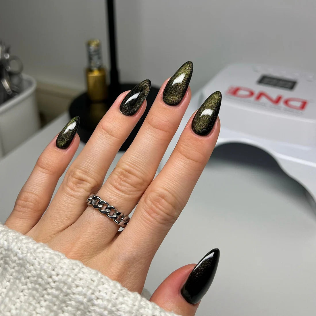DIVA 9D CAT EYE GLASSBALL #06 - MEOW OR NEVER