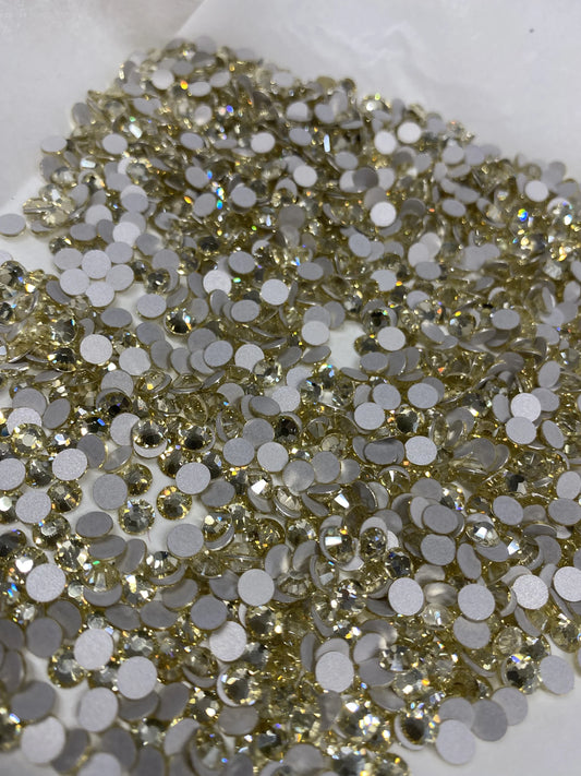 Diamond CRYSTAL Light Yellow Size 6 of 1440pcs